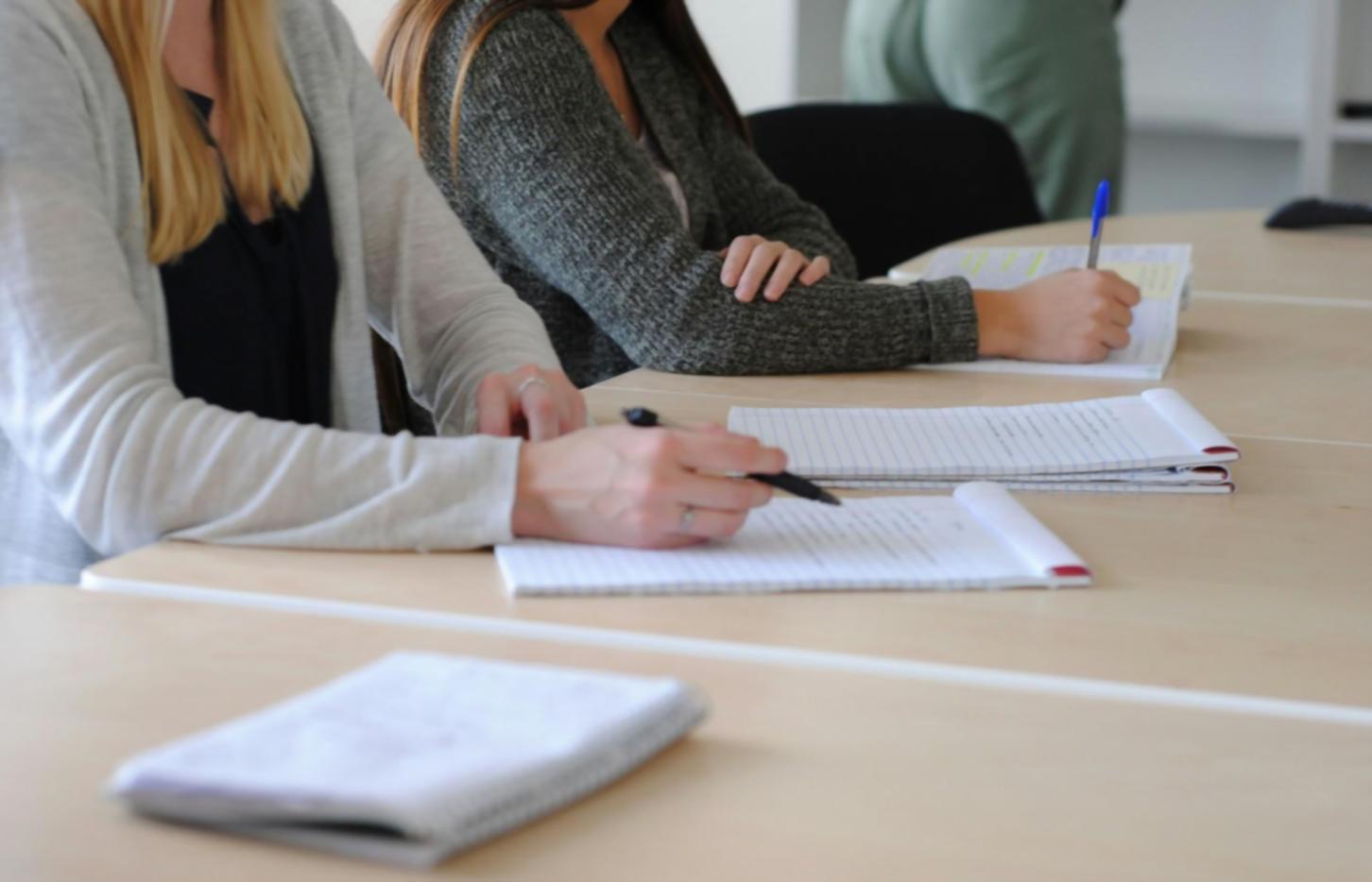 Séance de formation personnalisée en finance avec support pédagogique adapté