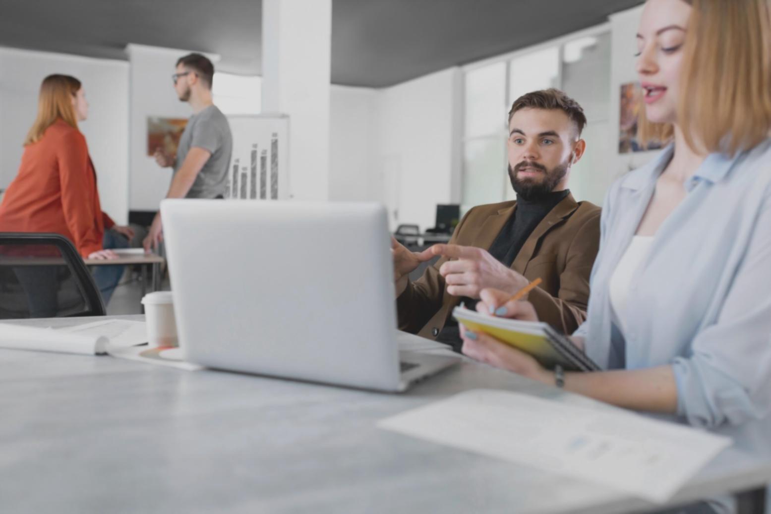 Analyse de documents financiers et graphiques